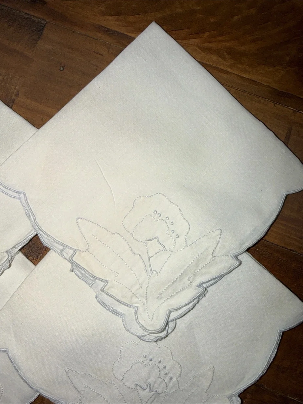Set of 4 White Embroidered Linen Napkins